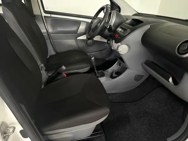 Toyota Aygo view 14