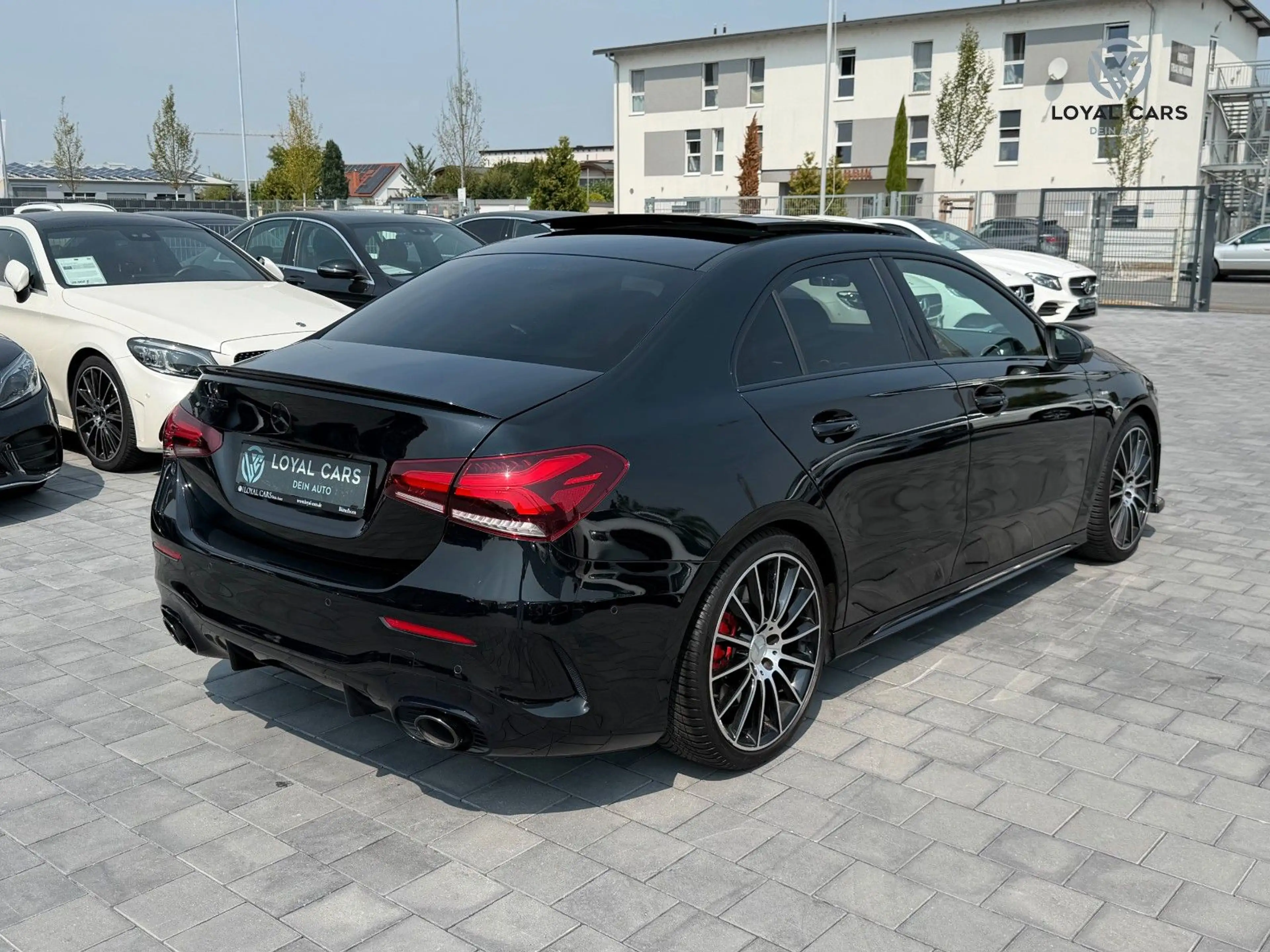 Mercedes-Benz A 35 AMG Limousine 4M*VOLL*PANO*Mbeam*360*Memory — photo 10