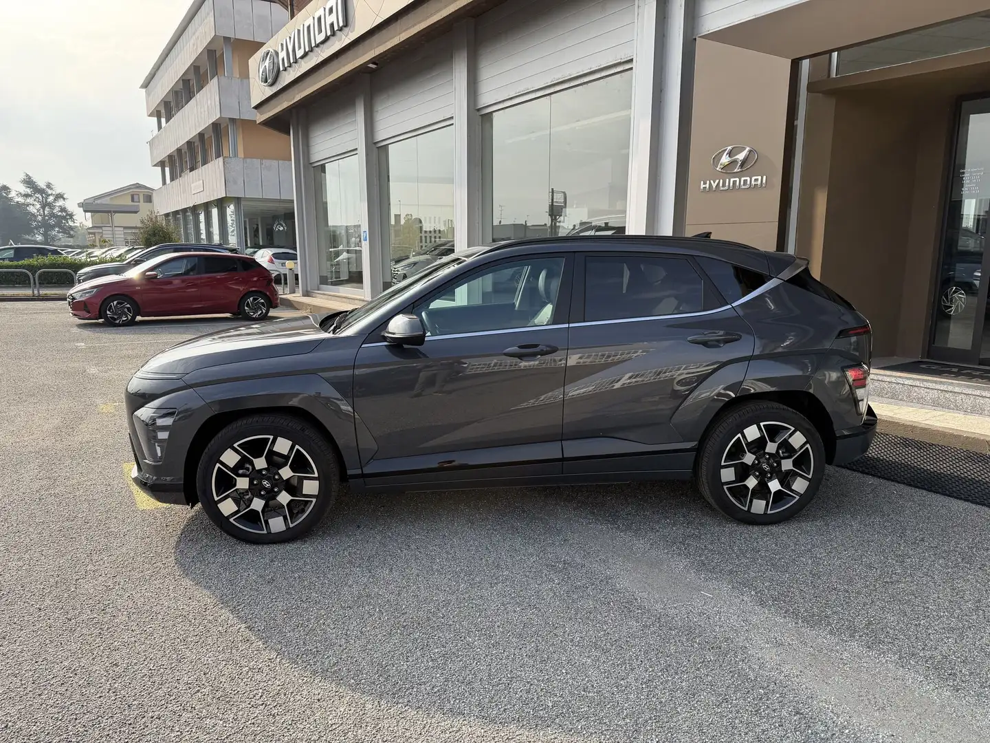 Hyundai KONA Kona EV 64.8 KWh Exclusive + Pompa di calore + Te Grigio - 2