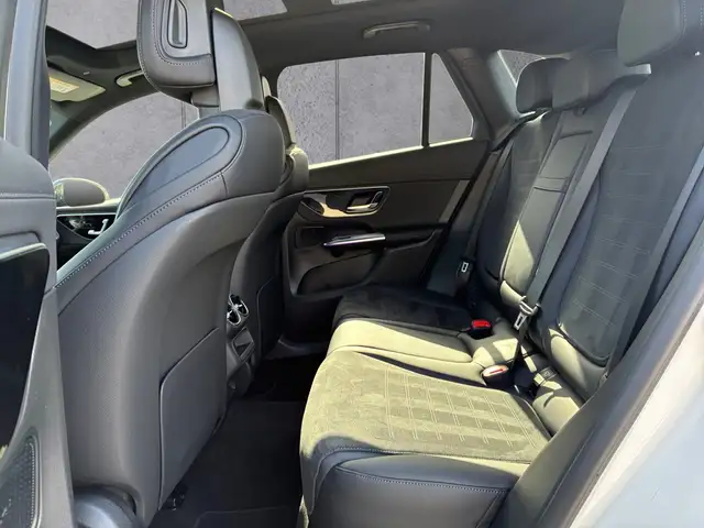 Mercedes-Benz GLC view 9