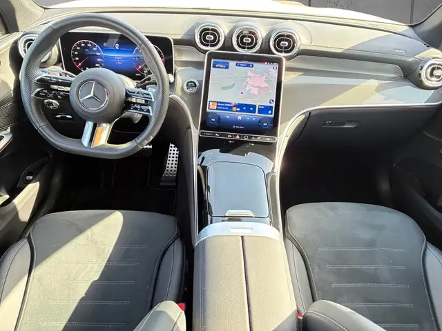 Mercedes-Benz GLC view 4