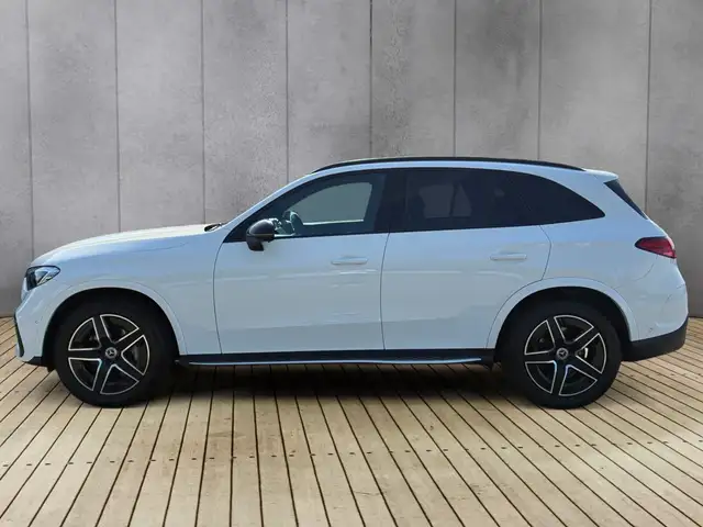 Mercedes-Benz GLC view 2
