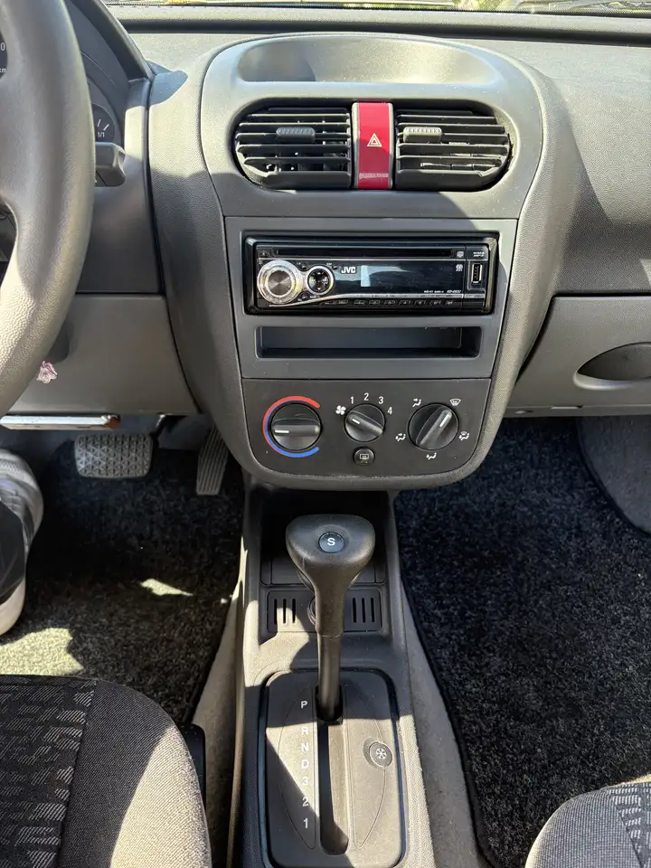 Opel Corsa 1.4 16V Comfort, foto 9