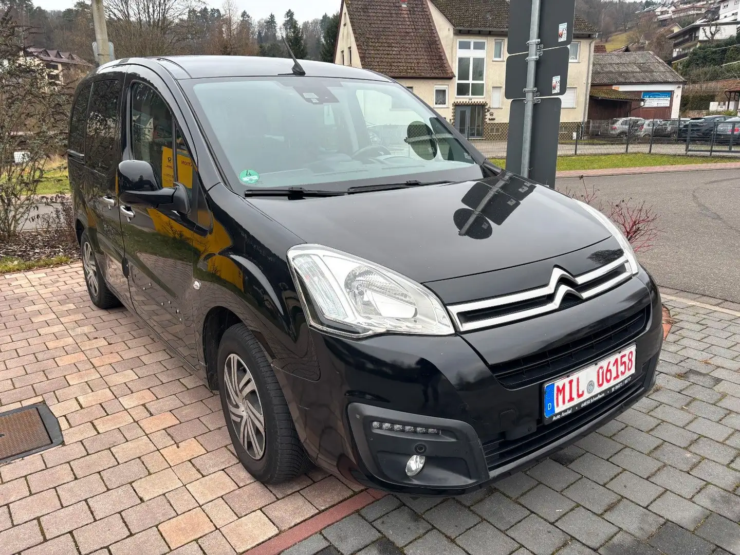 Citroen Berlingo Kombi Selection Automatik Schwarz - 1
