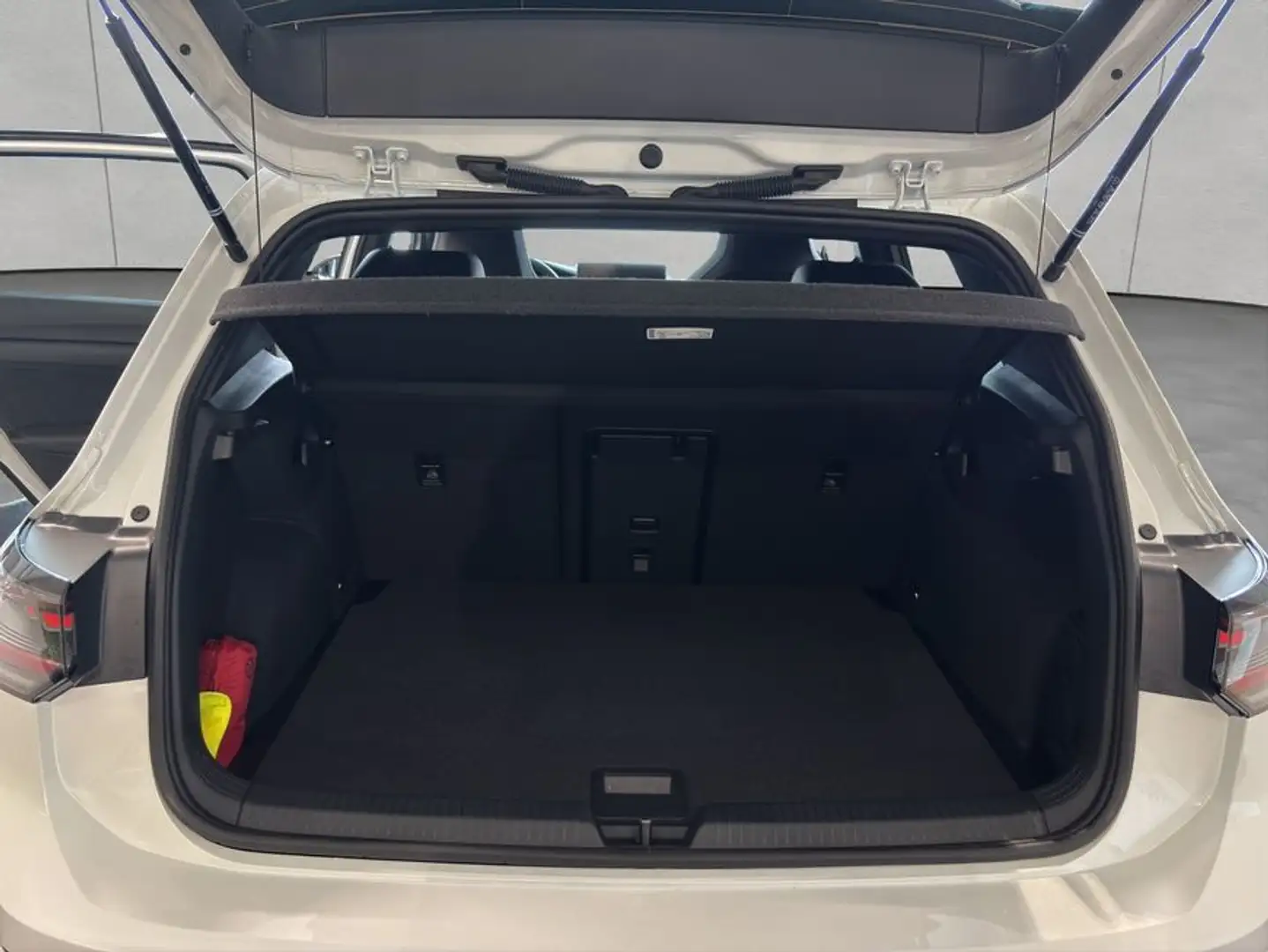 Volkswagen Golf 1.5 eTSI DSG R-Line ACC/DCC/ KAMERA Blanc - 2