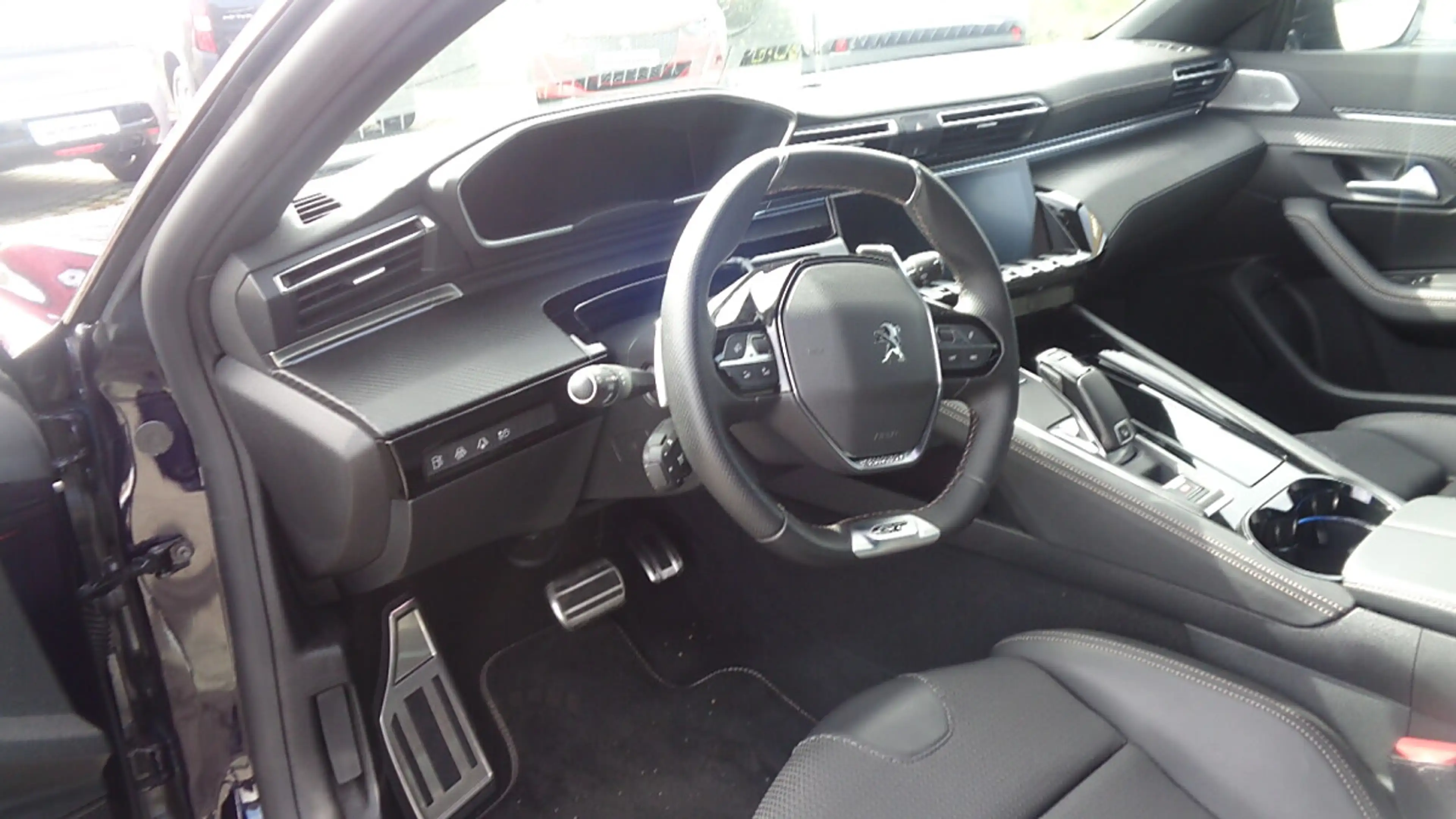 Peugeot 508 SW Hybrid 225 PHEV e-EAT8 GT Aut. — photo 13