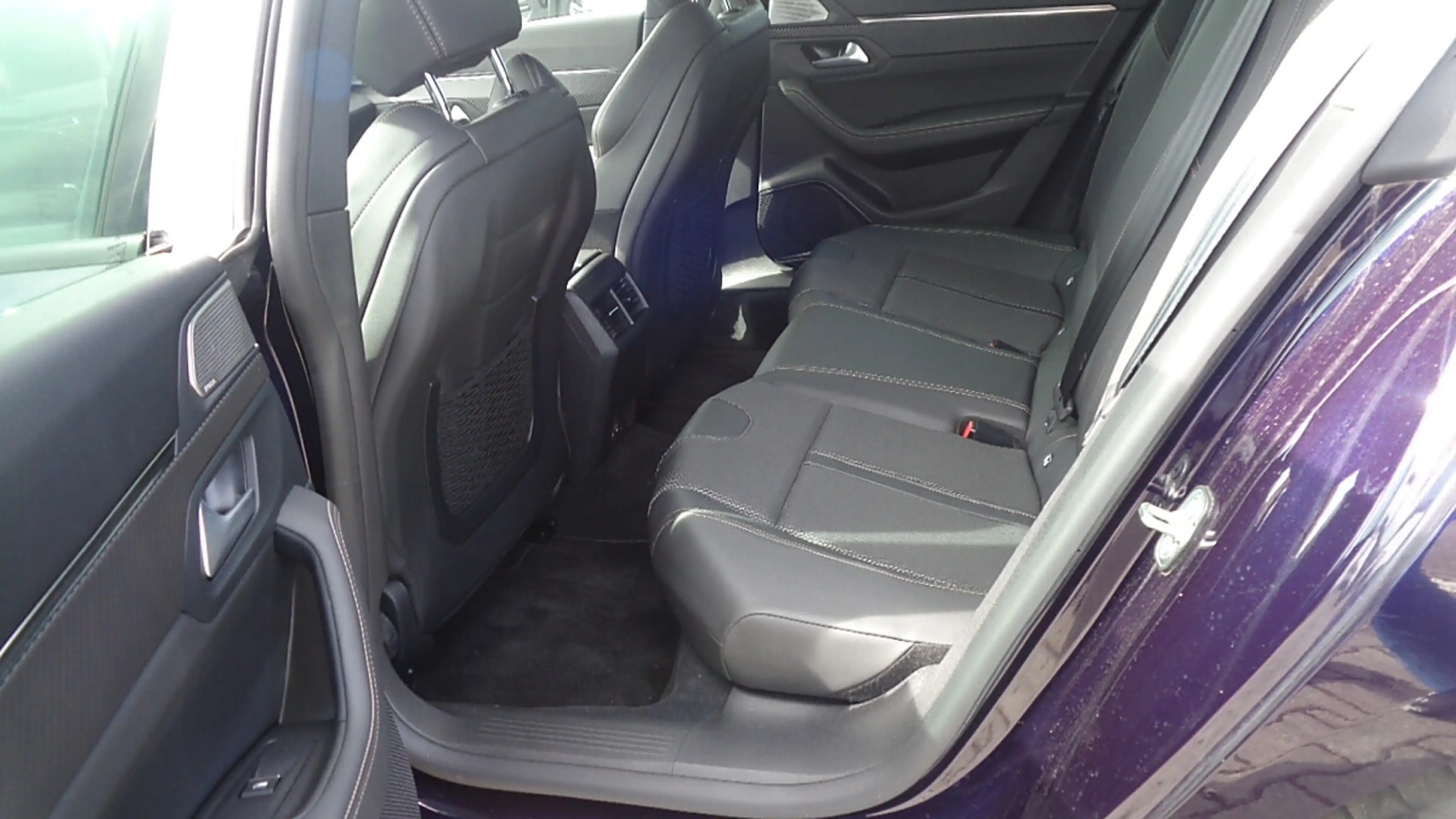 Peugeot 508 SW Hybrid 225 PHEV e-EAT8 GT Aut. — photo 11