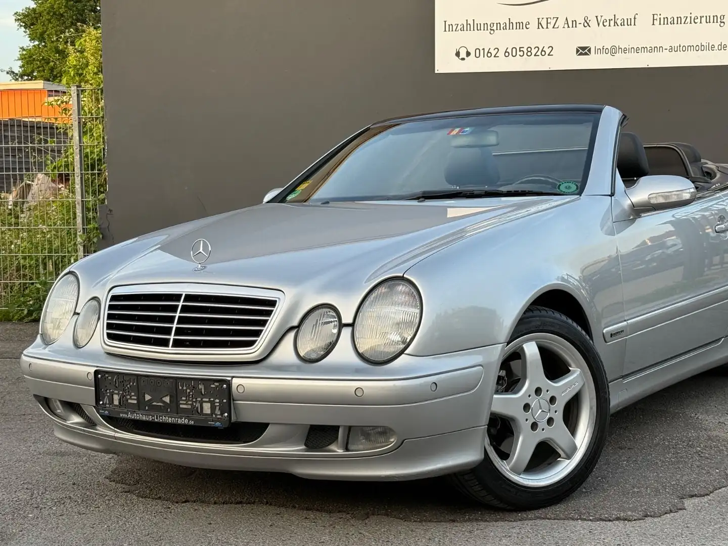 Mercedes-Benz CLK 230 Cabrio ELEGANCE *LEDER*17-ZOLL AMG* Zilver - 2