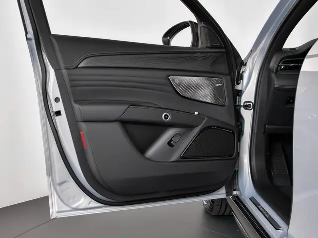Maserati Grecale view 7