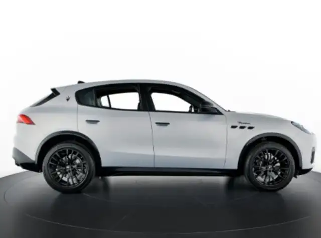 Maserati Grecale view 3