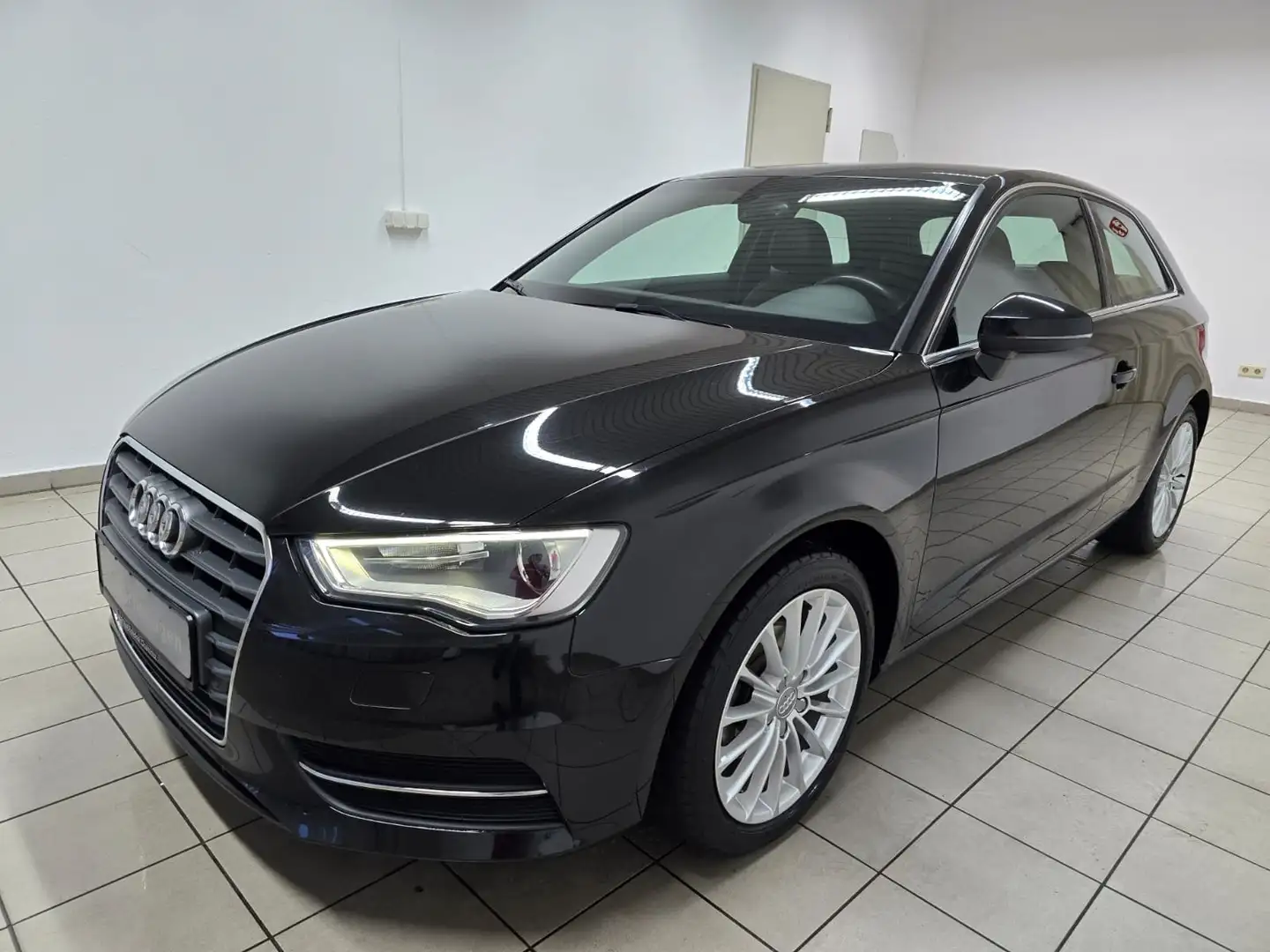 Audi A3 1.4 TFSI ambiente Xenon Navi Leder Kamera 1.Hand Schwarz - 1