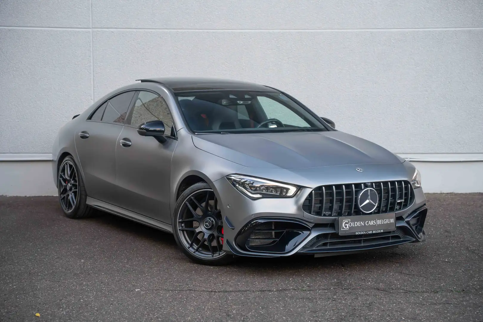 Mercedes-Benz CLA 45 AMG 4M+ PANO/AERO/MULTIBEAM/MBUX/360/CARPLAY/AMBIENT Grijs - 2