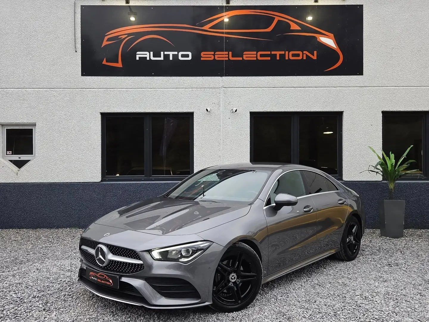 Mercedes-Benz CLA 180 PACK AMG - FULL LED - CAMERA - DYN. SELECT Grijs - 1