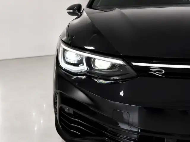Volkswagen Golf view 4