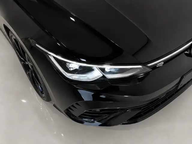 Volkswagen Golf view 3