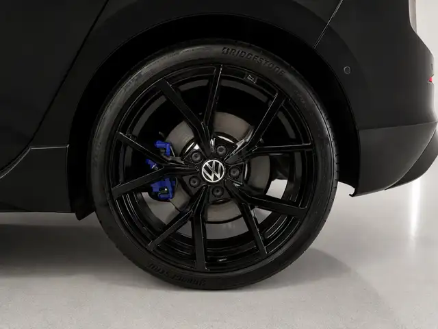 Volkswagen Golf view 9