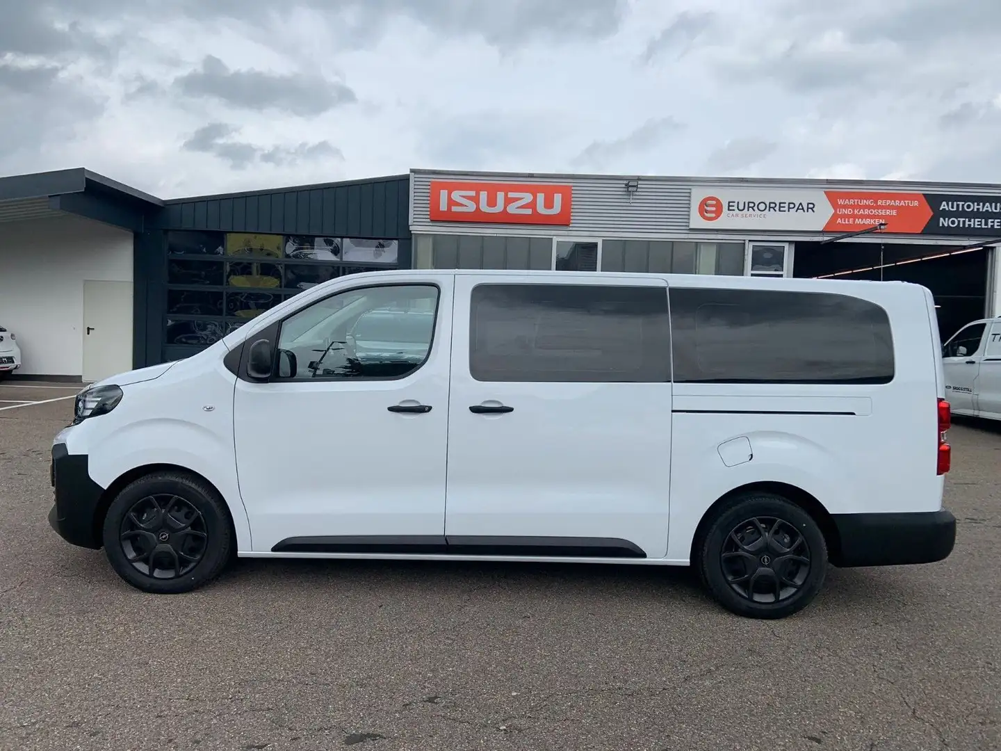 Opel Vivaro Kombi XL 8 Sitze 8 AT Vorlauf als TZ Blanc - 1