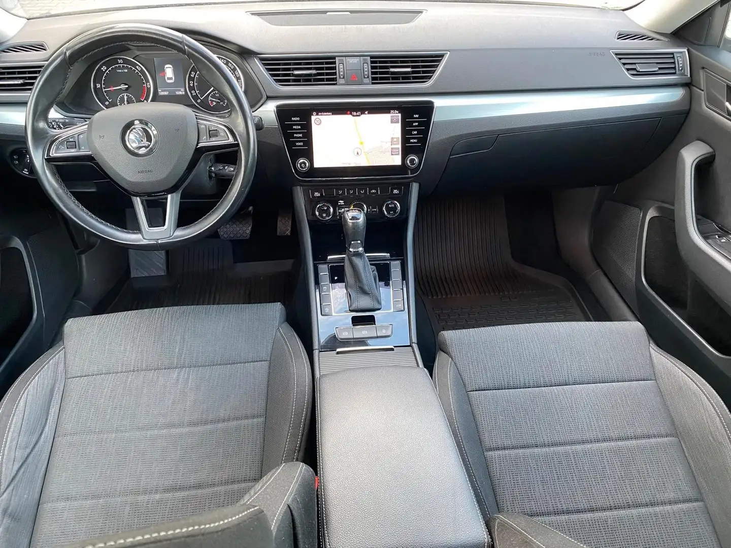 Skoda Superb Combi Ambition|ACC|NAVI/R-KAM Schwarz - 2