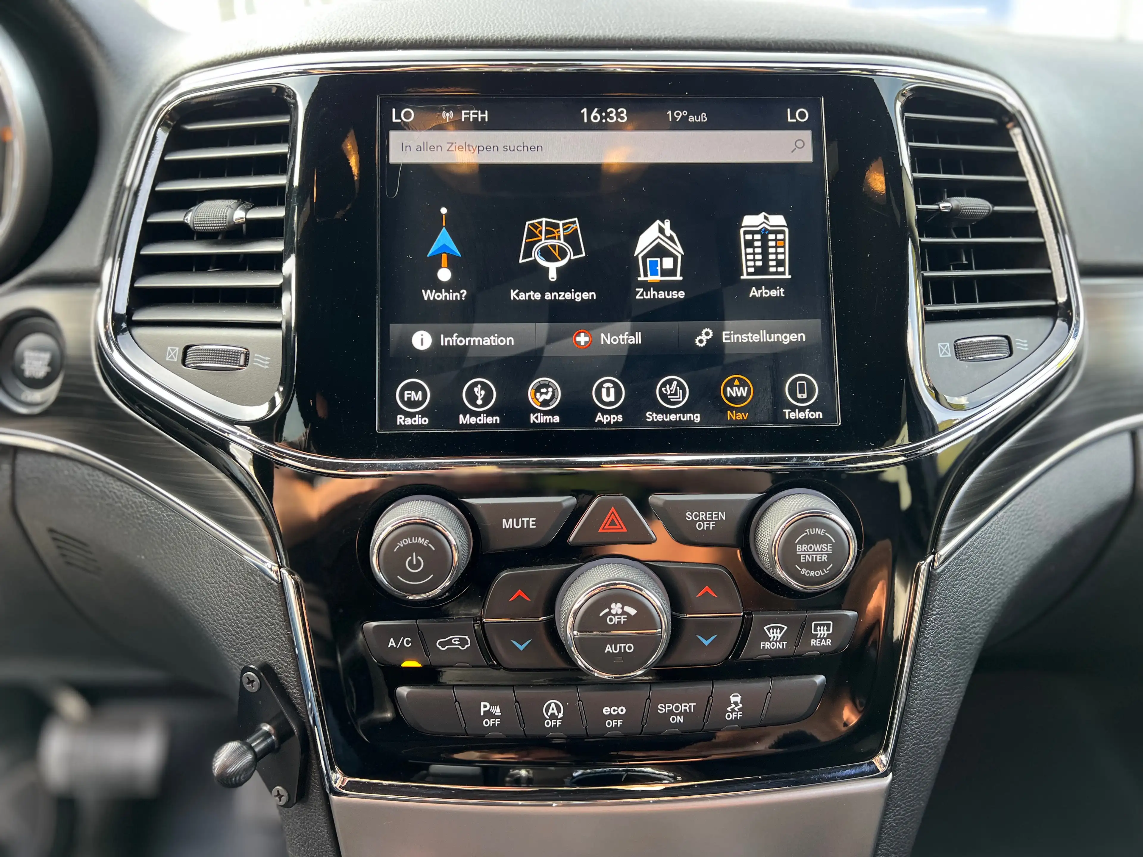 Jeep Grand Cherokee 3.6 V6 Limited Leder el. SD Navi sehr Gepflegt — photo 10