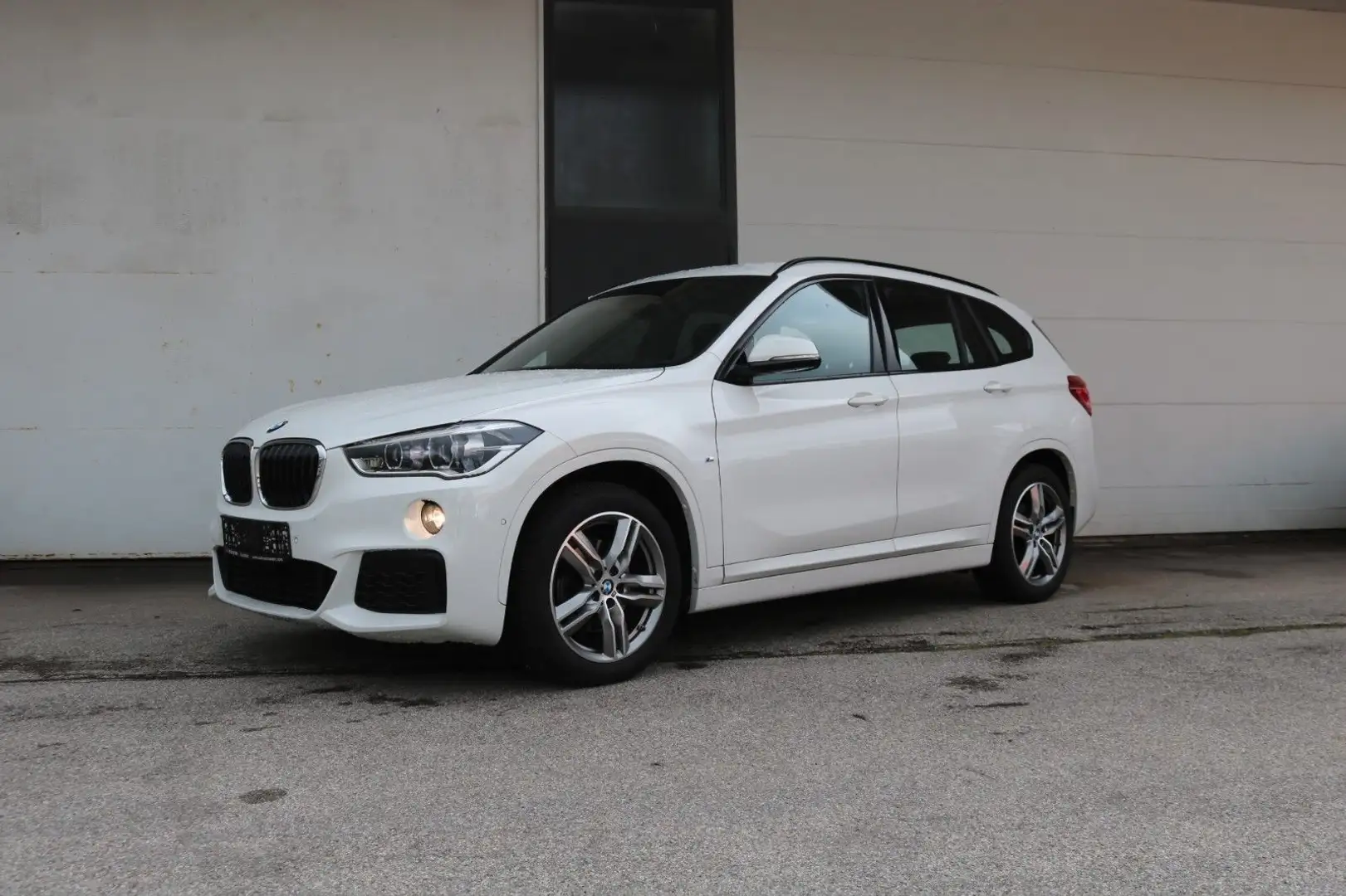 BMW X1 xDrive18d M Sportpaket*Rückfahrkamera*AHK* Blanc - 1