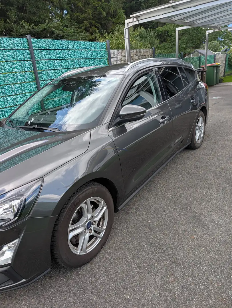 Ford Focus Focus Traveller 1,5 EcoBlue Cool Grau - 1