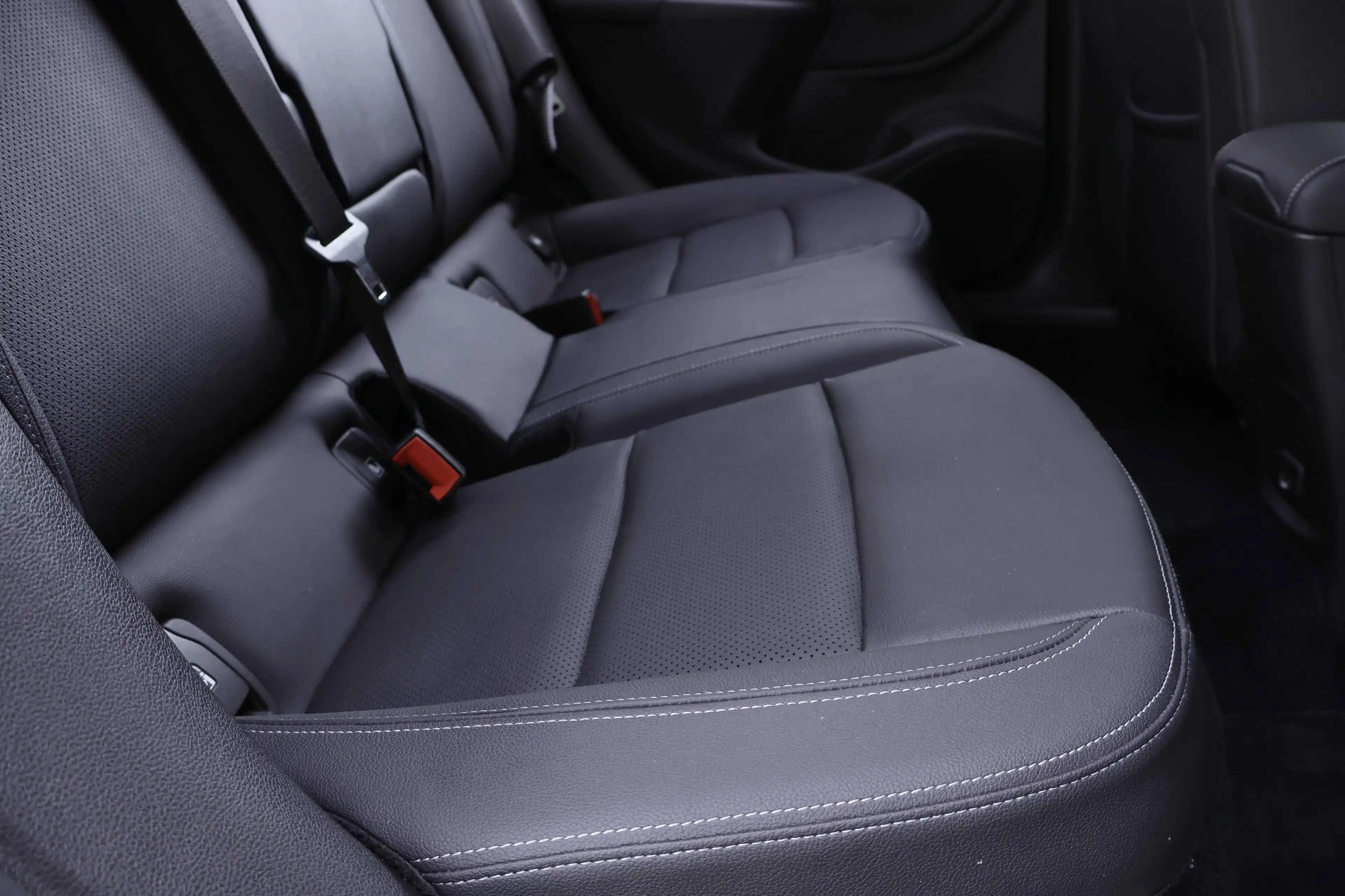Opel Astra SPORTS TOURER+ 1.5 Turbo D Memory Keyless Garantie* — photo 9