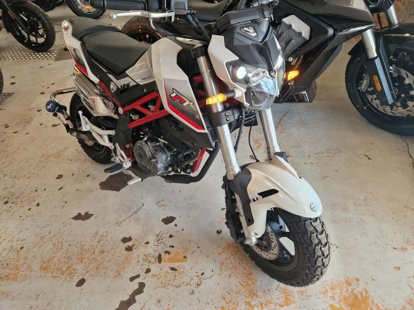 Benelli TNT 125 Sonderumbau Blanc - 2