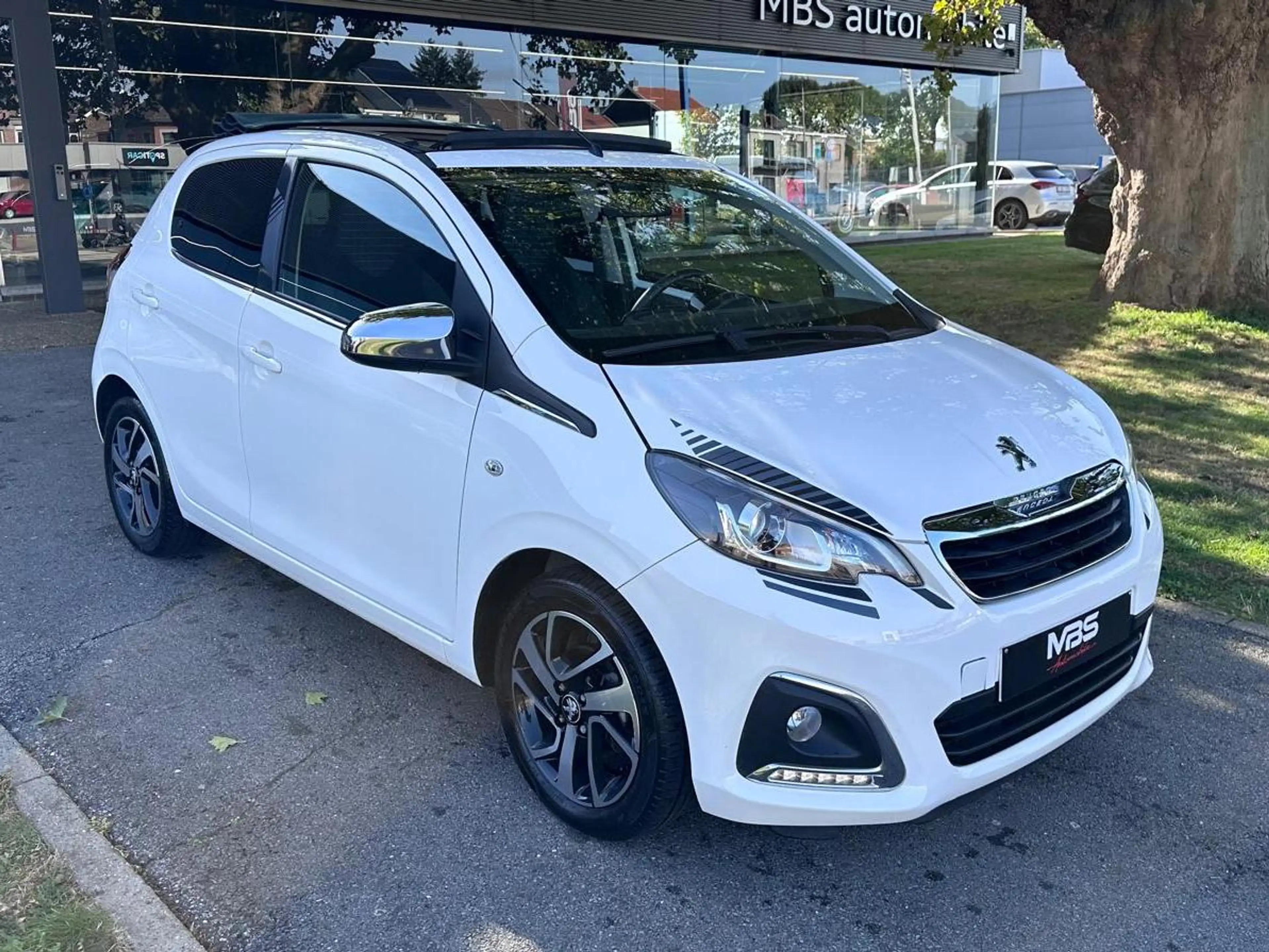 Peugeot 108 *1.0 * VTI * * CLIM DIGITAL* NAVI* TOIT OUVRANT* GARANTIE 12 MOIS* — photo 5