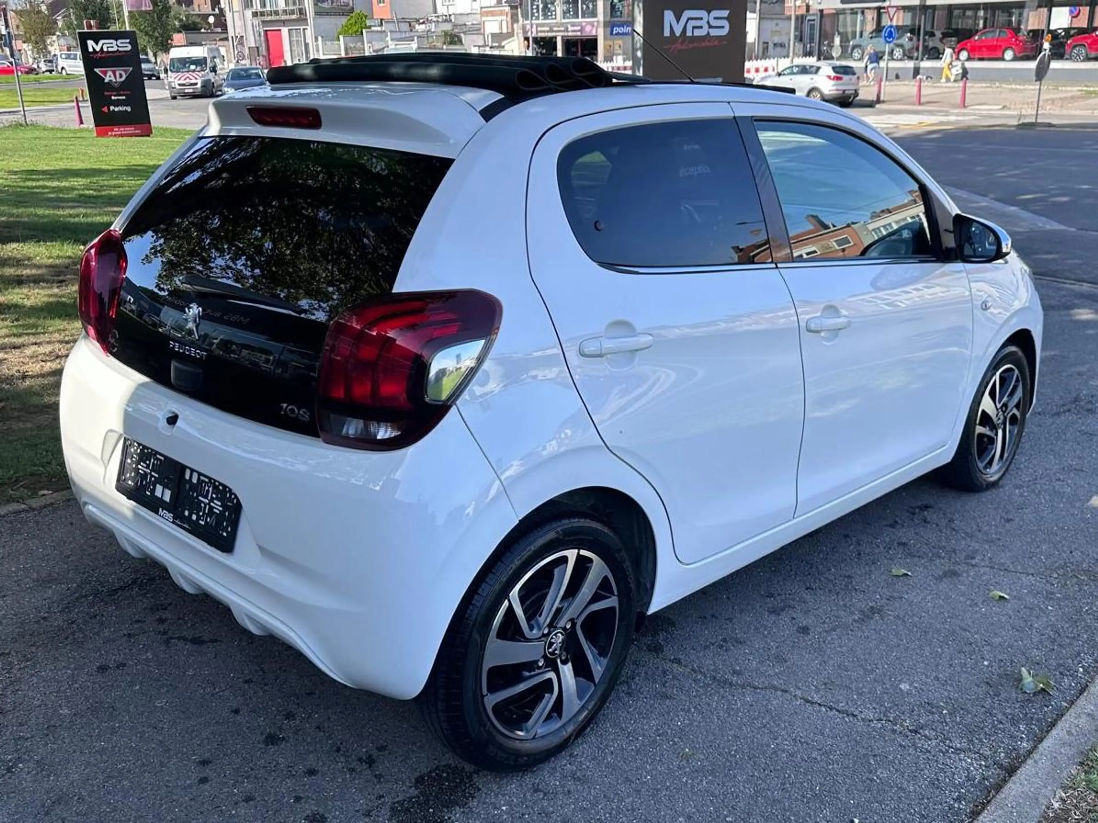 Peugeot 108 *1.0 * VTI * * CLIM DIGITAL* NAVI* TOIT OUVRANT* GARANTIE 12 MOIS* — photo 7