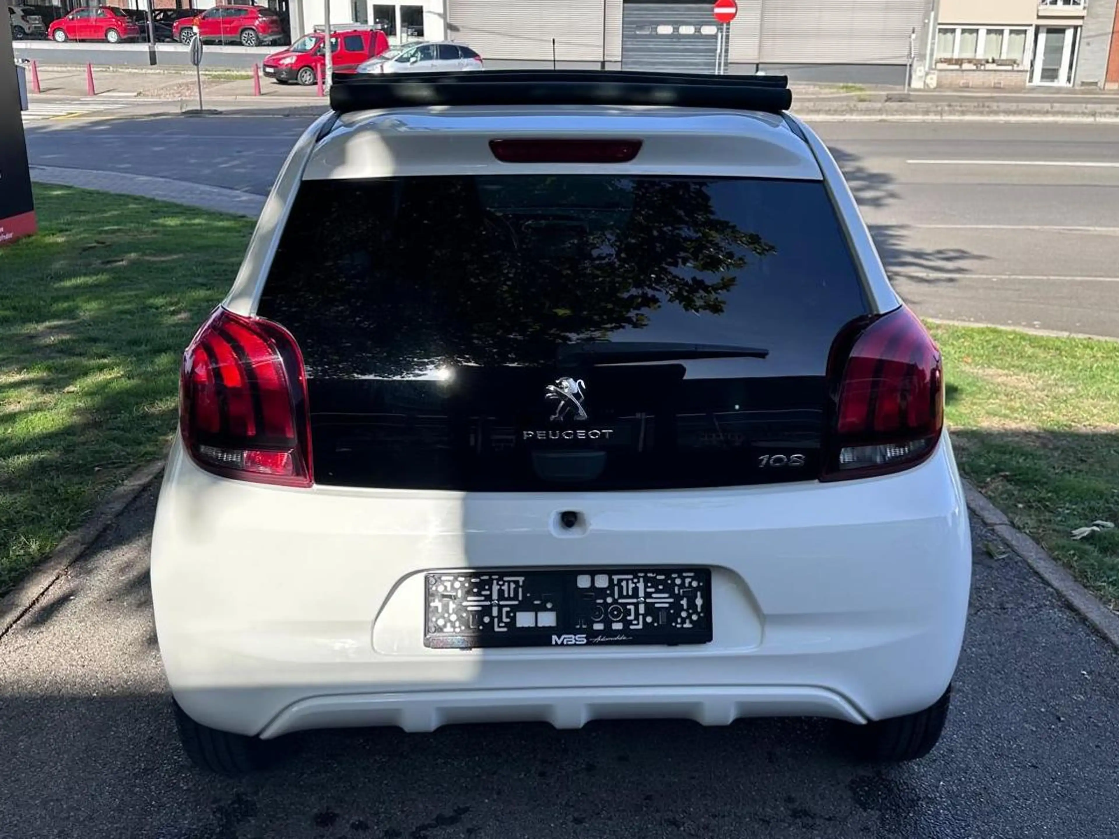 Peugeot 108 *1.0 * VTI * * CLIM DIGITAL* NAVI* TOIT OUVRANT* GARANTIE 12 MOIS* — photo 10