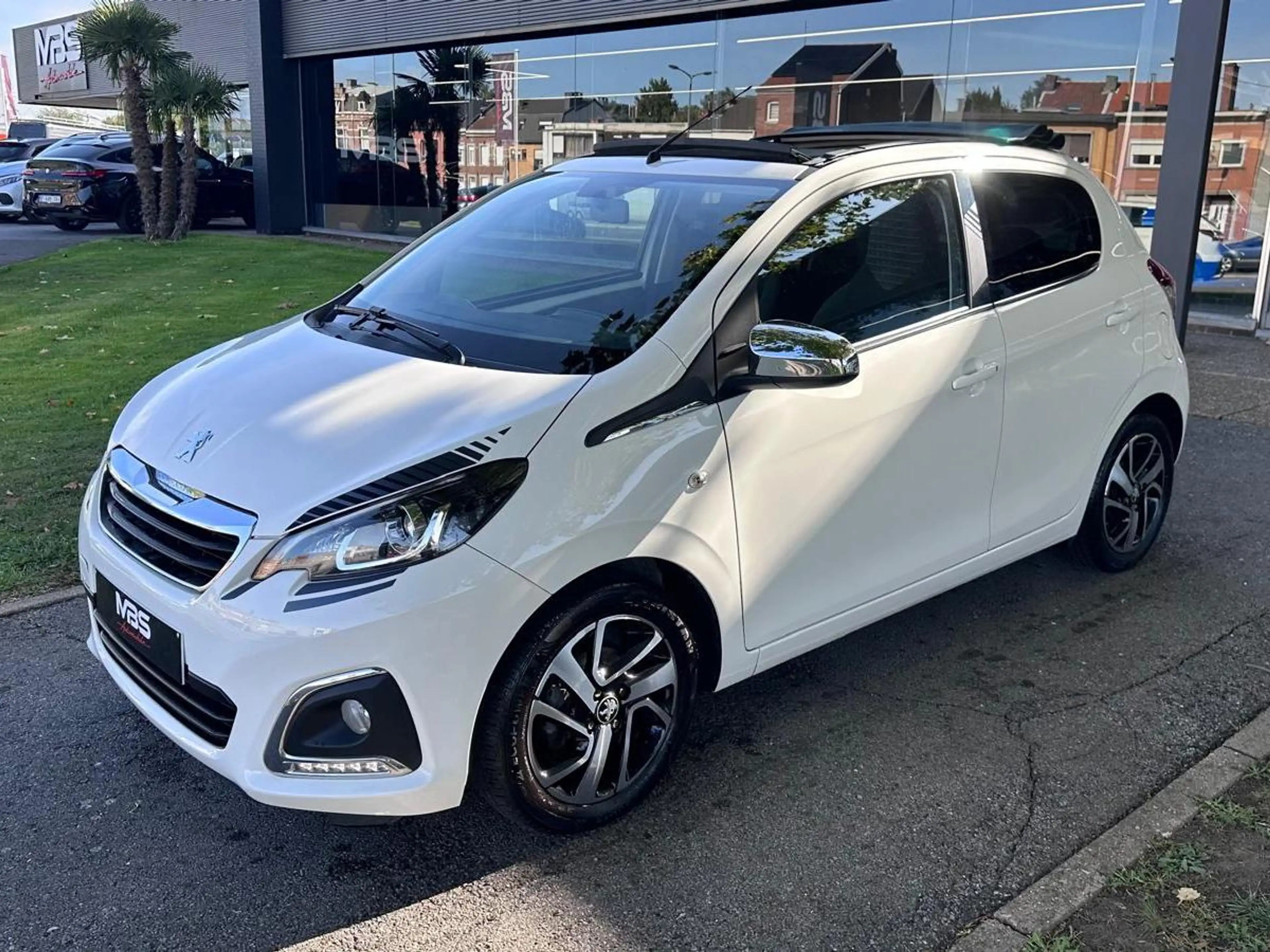 Peugeot 108 *1.0 * VTI * * CLIM DIGITAL* NAVI* TOIT OUVRANT* GARANTIE 12 MOIS* — photo 2