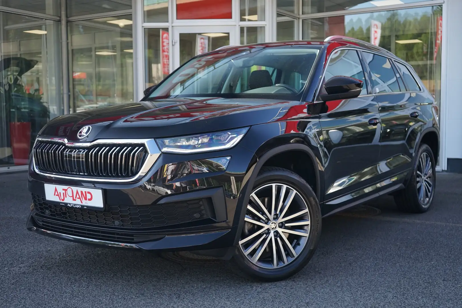 Skoda Kodiaq 2.0 TDI L&K 4x4 LED ACC Standheizung AHK Schwarz - 2