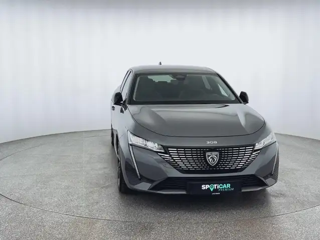Peugeot 308 view 2