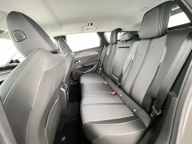 Peugeot 308 view 9