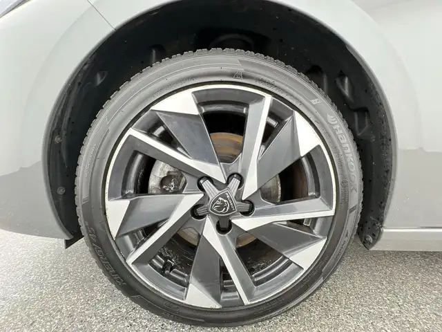 Peugeot 308 view 6