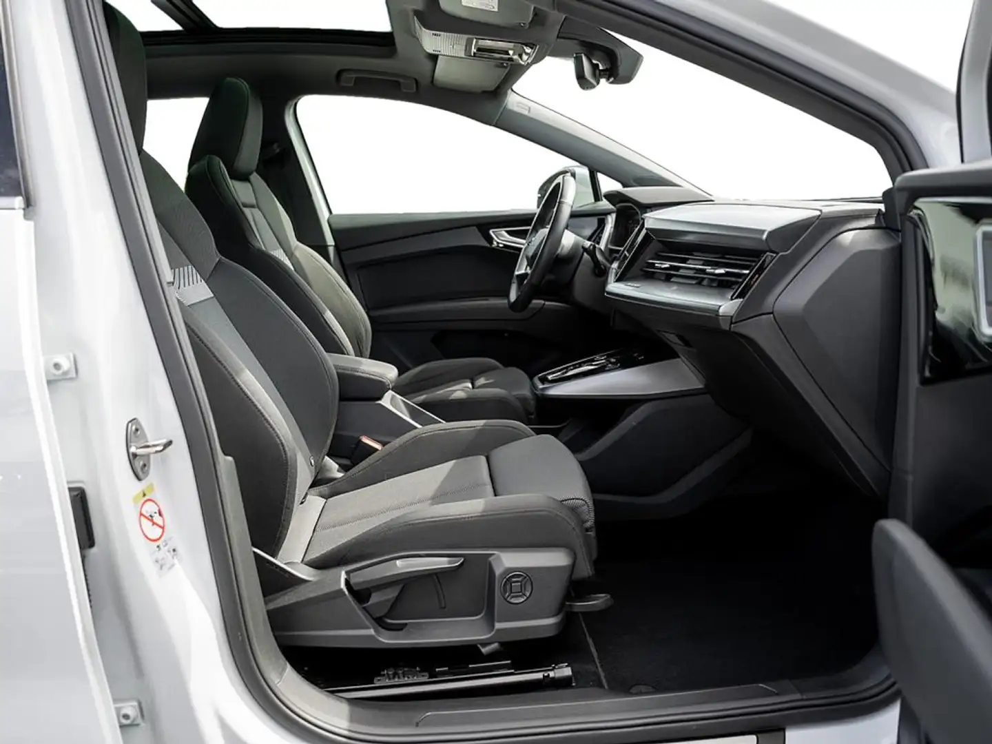 Audi Q4 e-tron 50 quattro AHK PANO NAVI SHZ KAM Weiß - 2