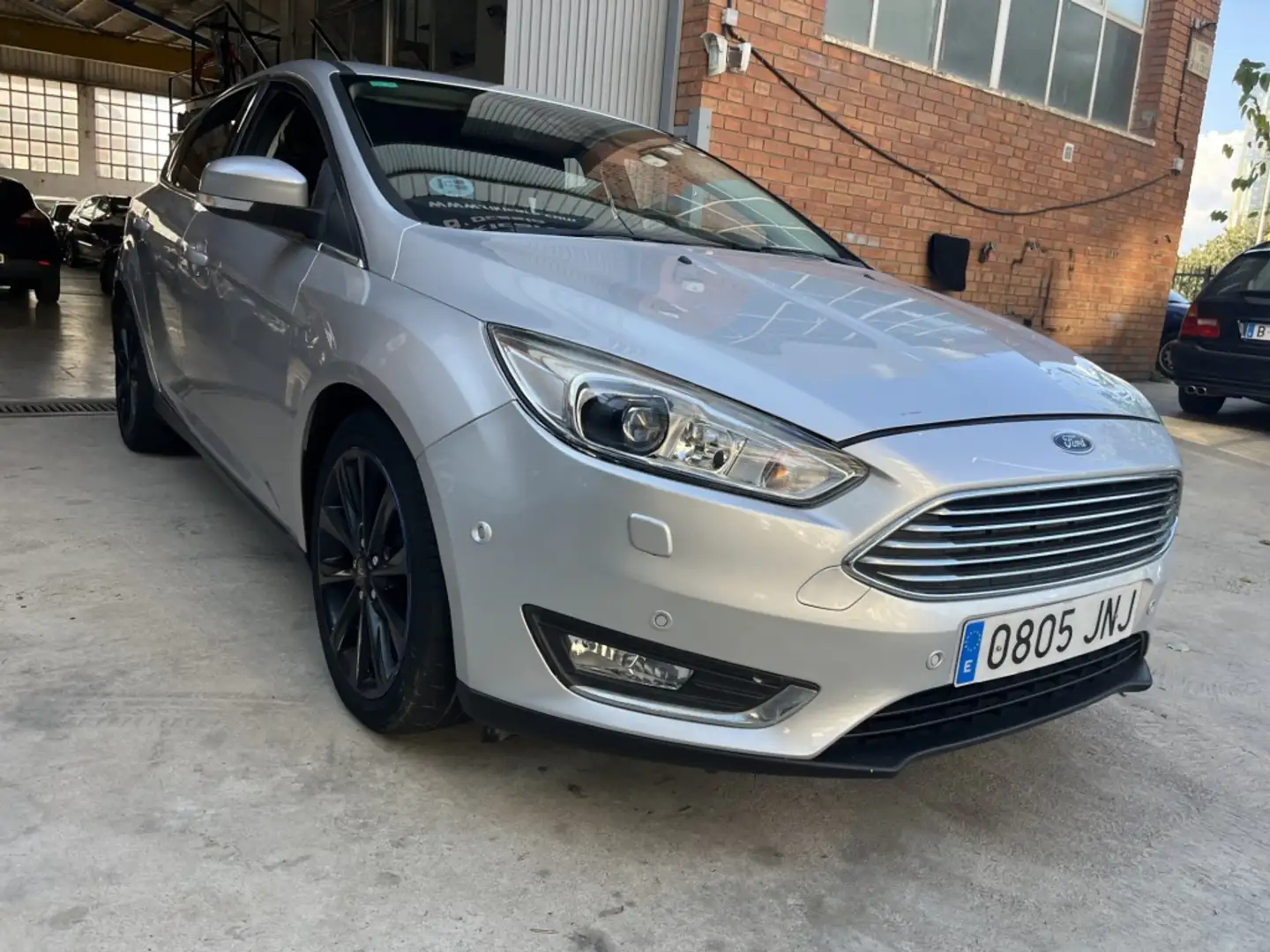 Ford Focus 1.5TDCi Sport 120 Plateado - 1