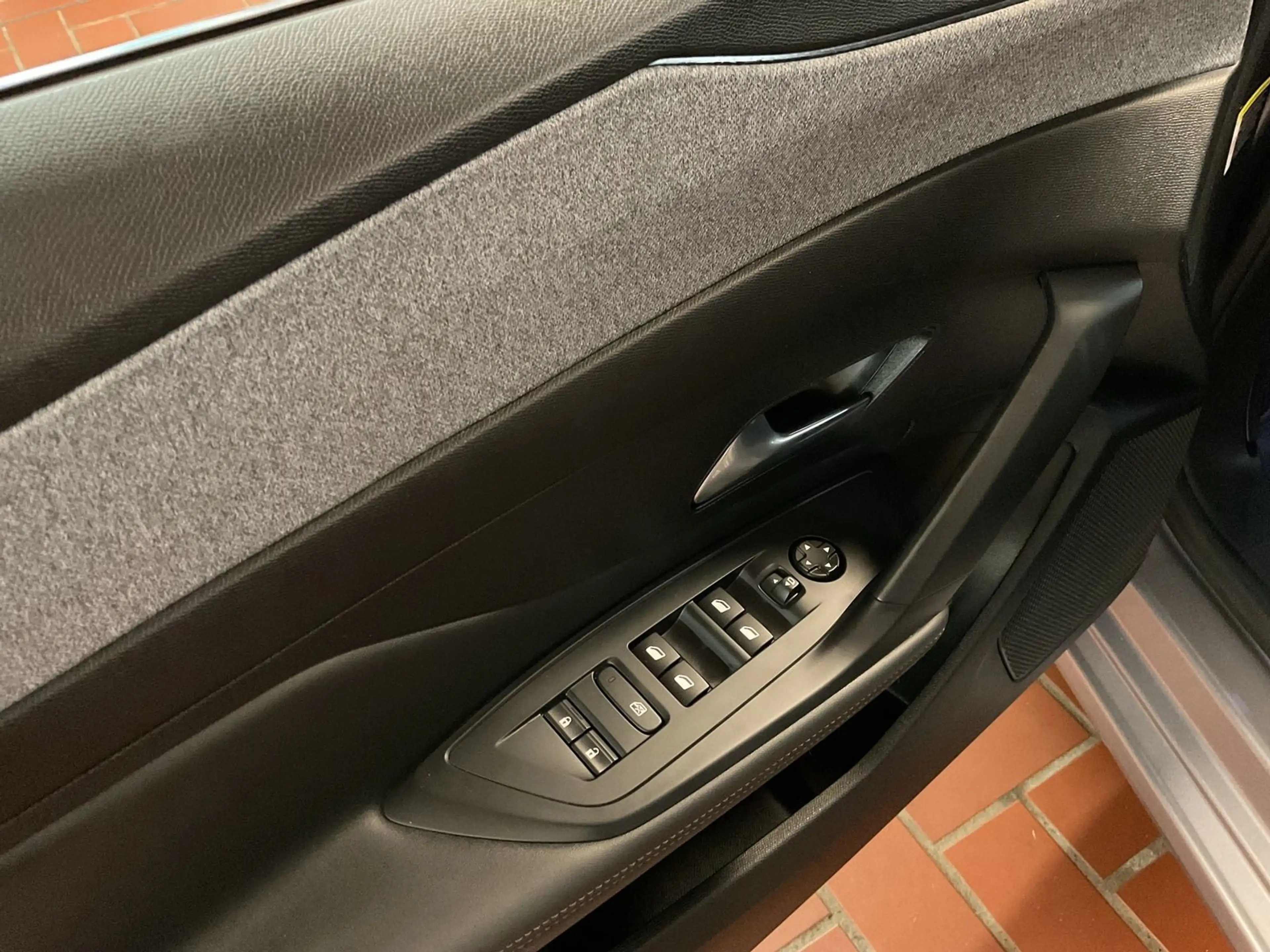 Peugeot 308 SW Allure Pack LED,Leder,Rückfahrkamera — photo 14