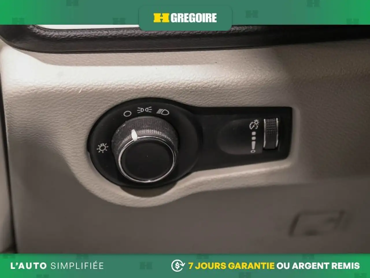 Chrysler Grand Caravan снимка Chrysler Grand Caravan