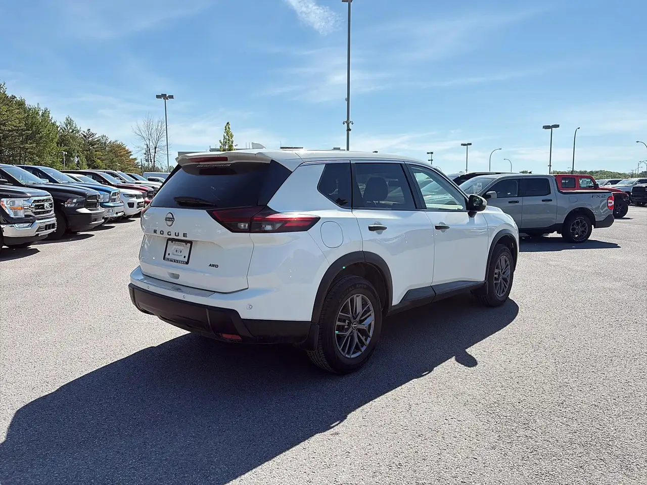 Nissan Rogue снимка Nissan Rogue