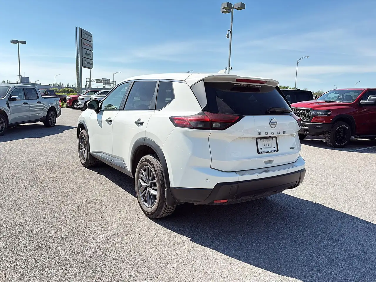 Nissan Rogue снимка Nissan Rogue