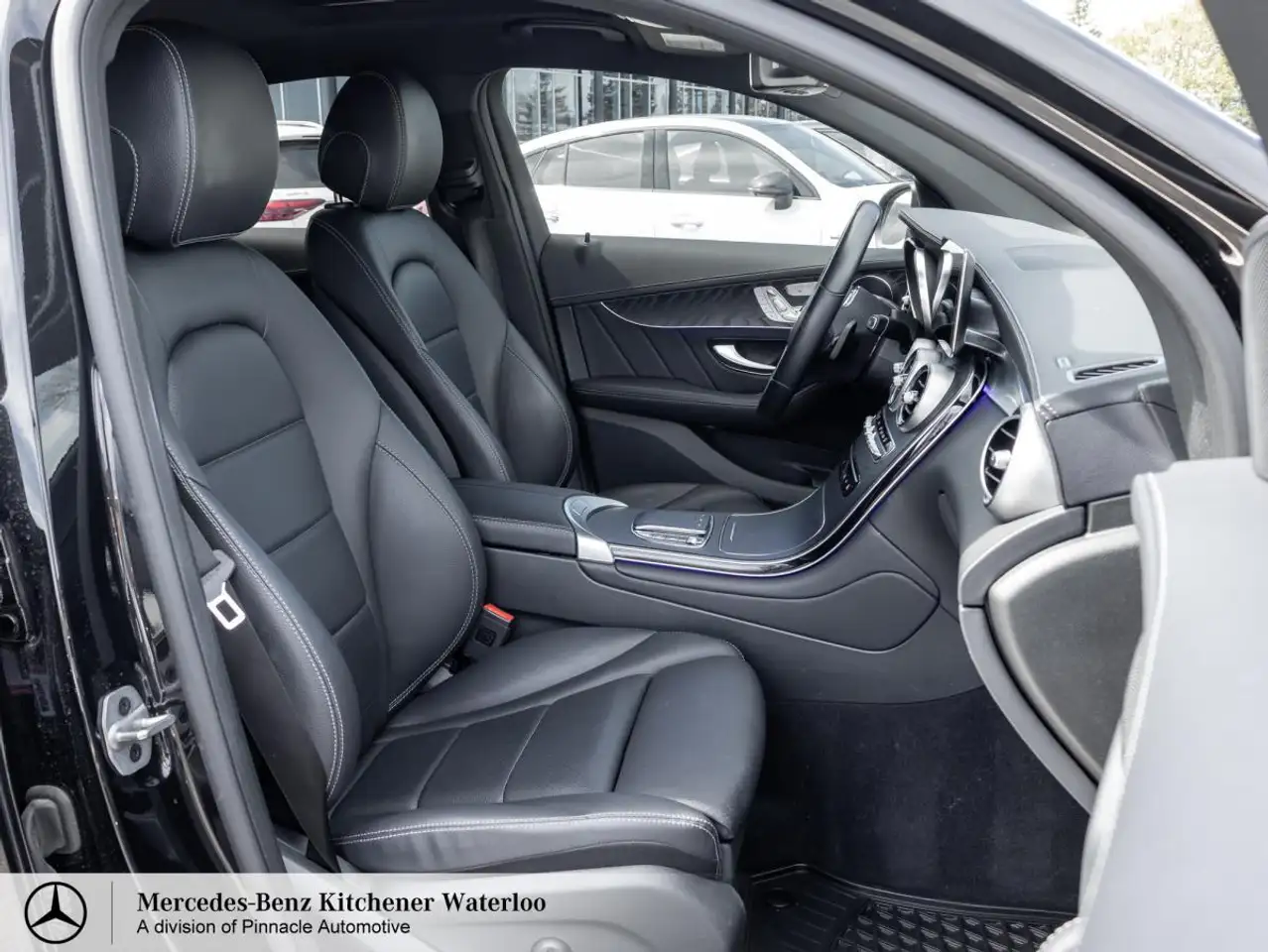 Mercedes-Benz GLC снимка Mercedes-Benz GLC