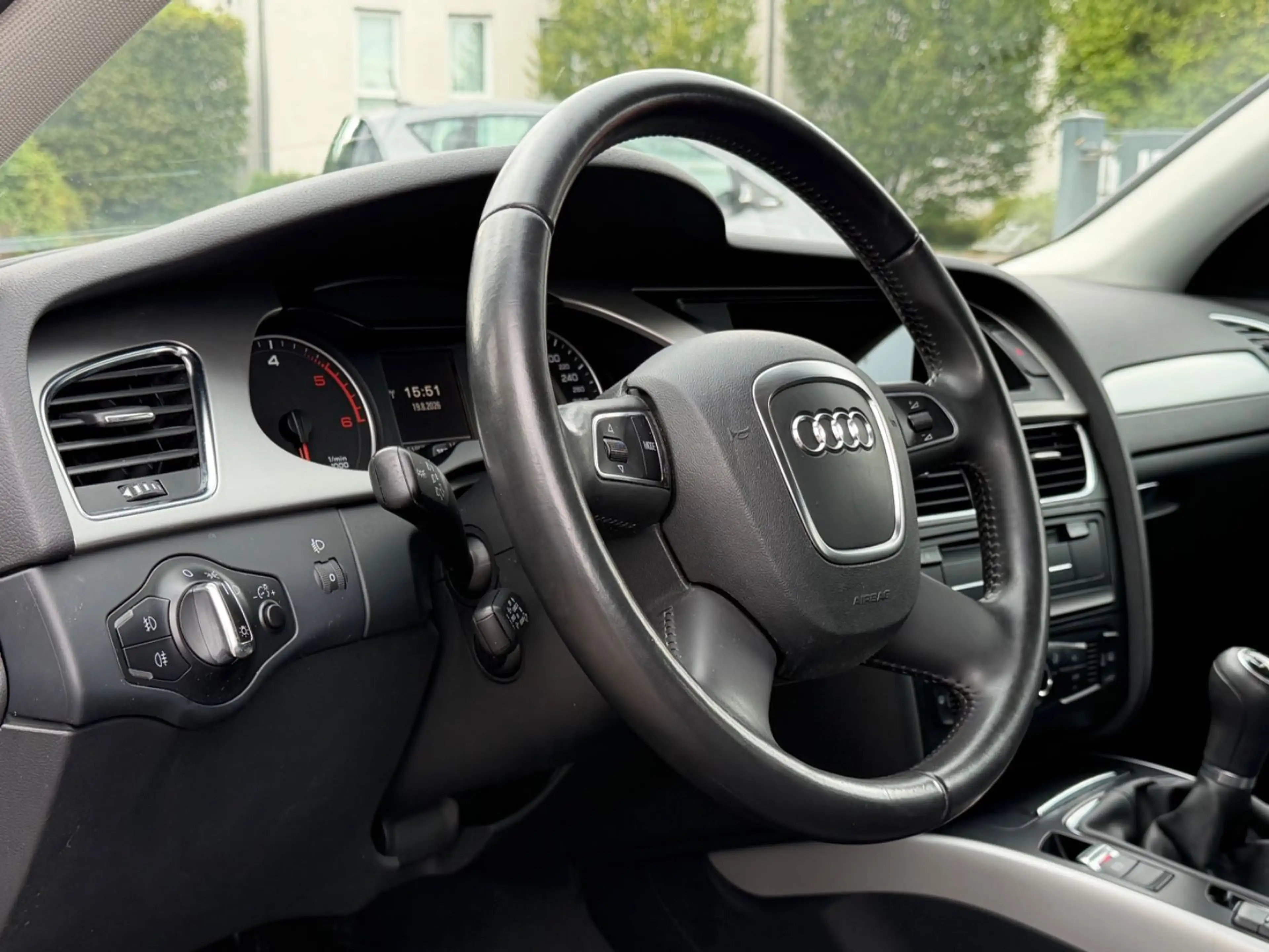 Audi A4 Avant Attraction e — photo 11