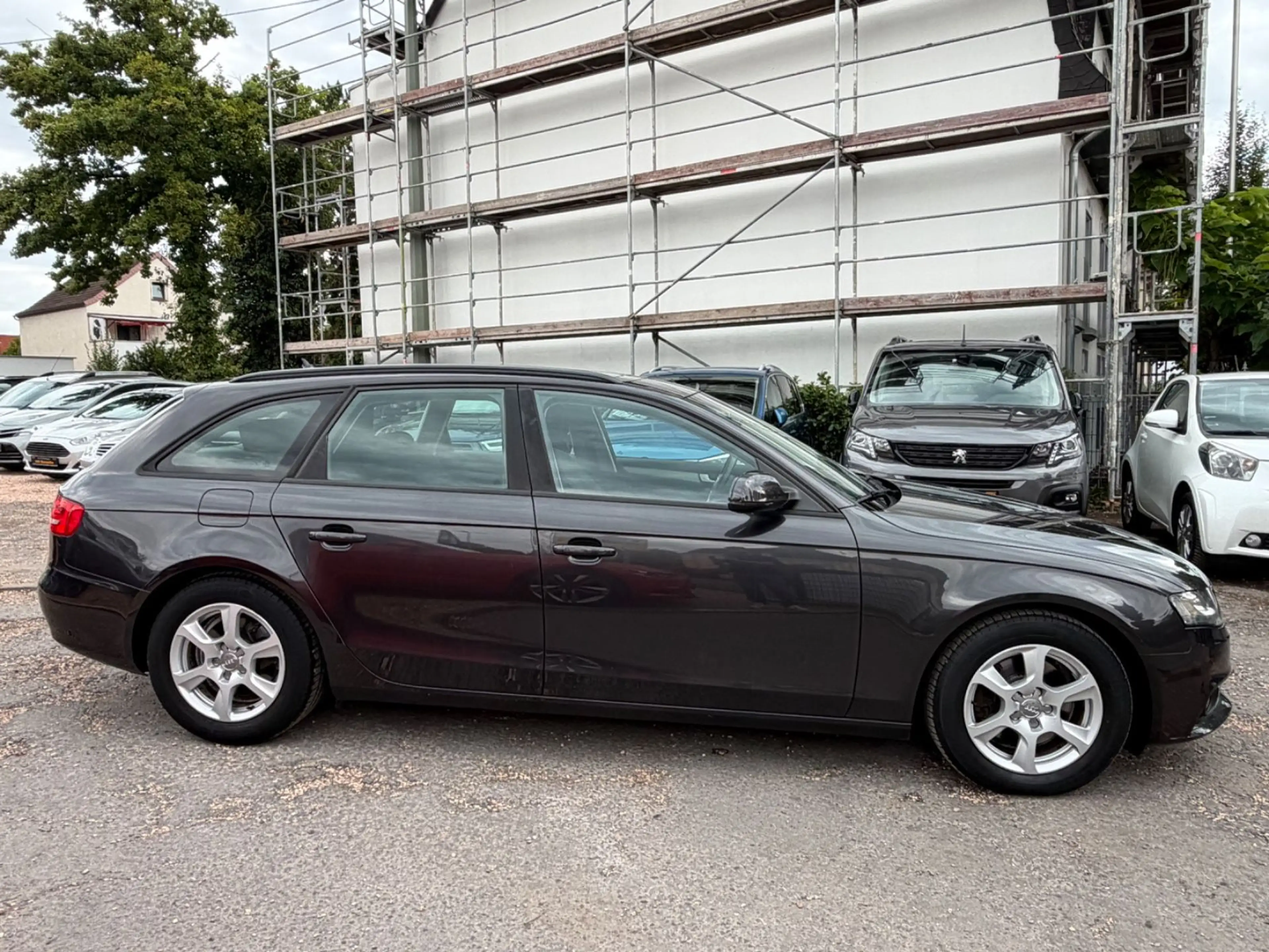 Audi A4 Avant Attraction e — photo 7
