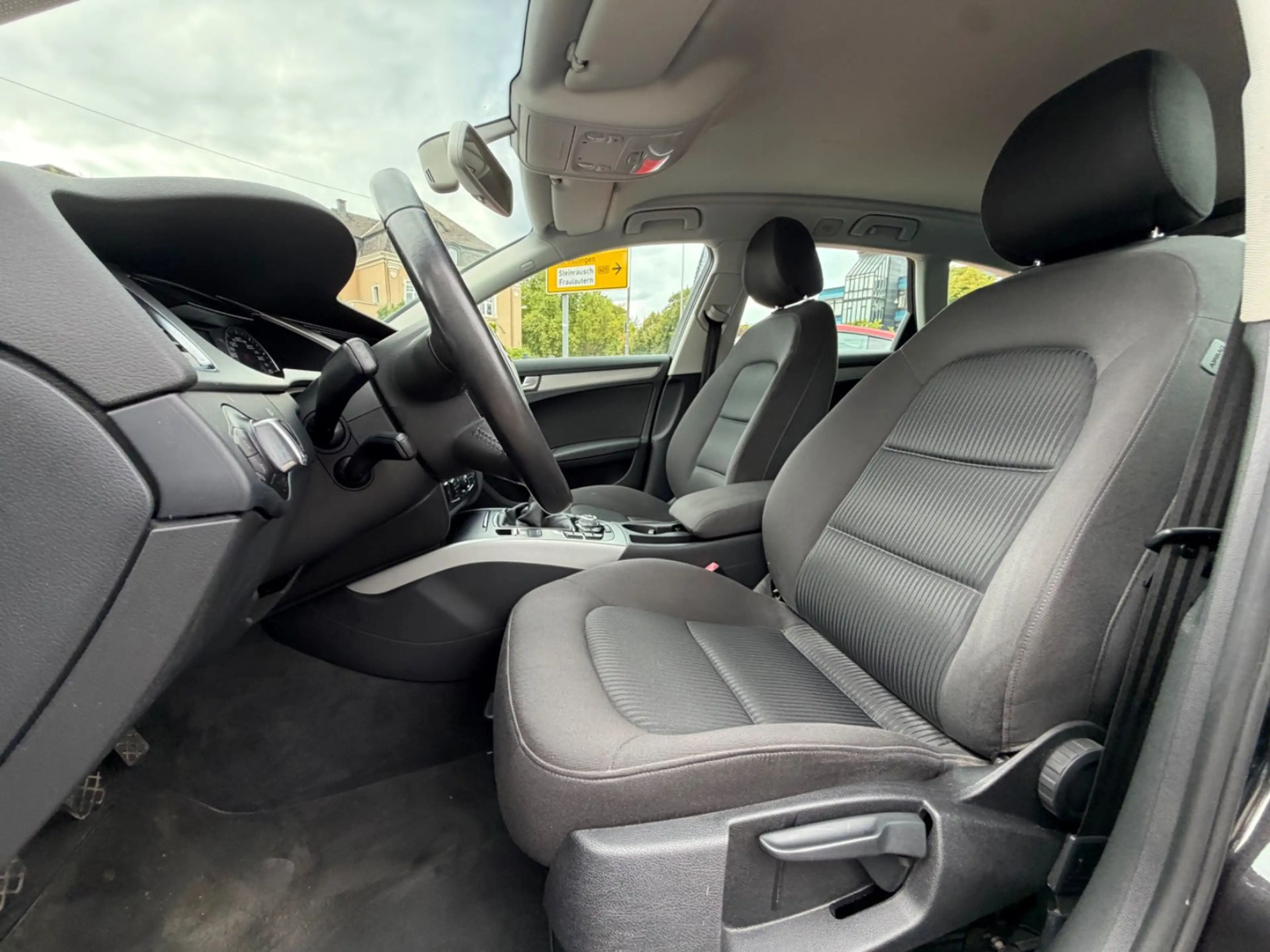 Audi A4 Avant Attraction e — photo 10