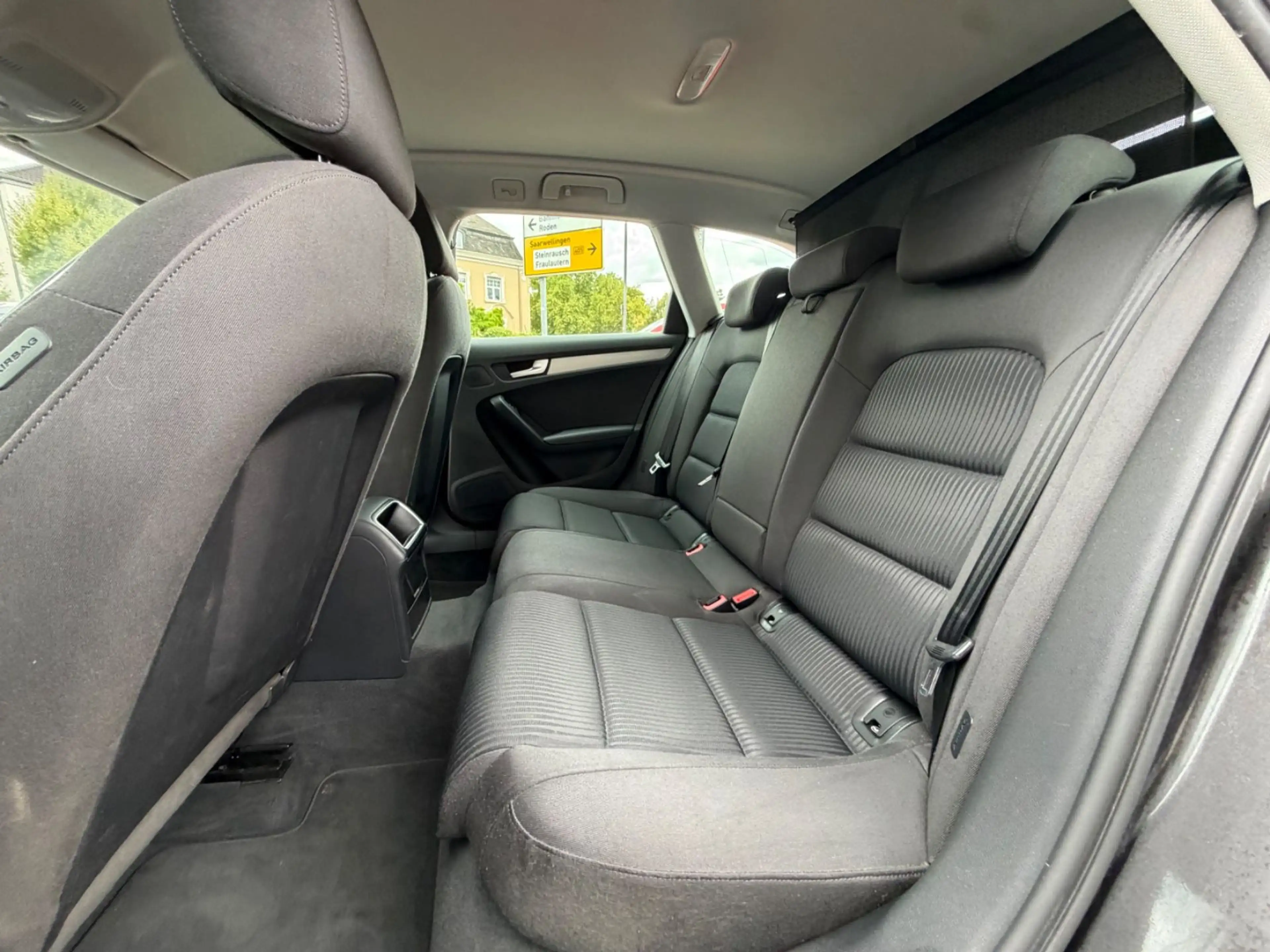 Audi A4 Avant Attraction e — photo 14