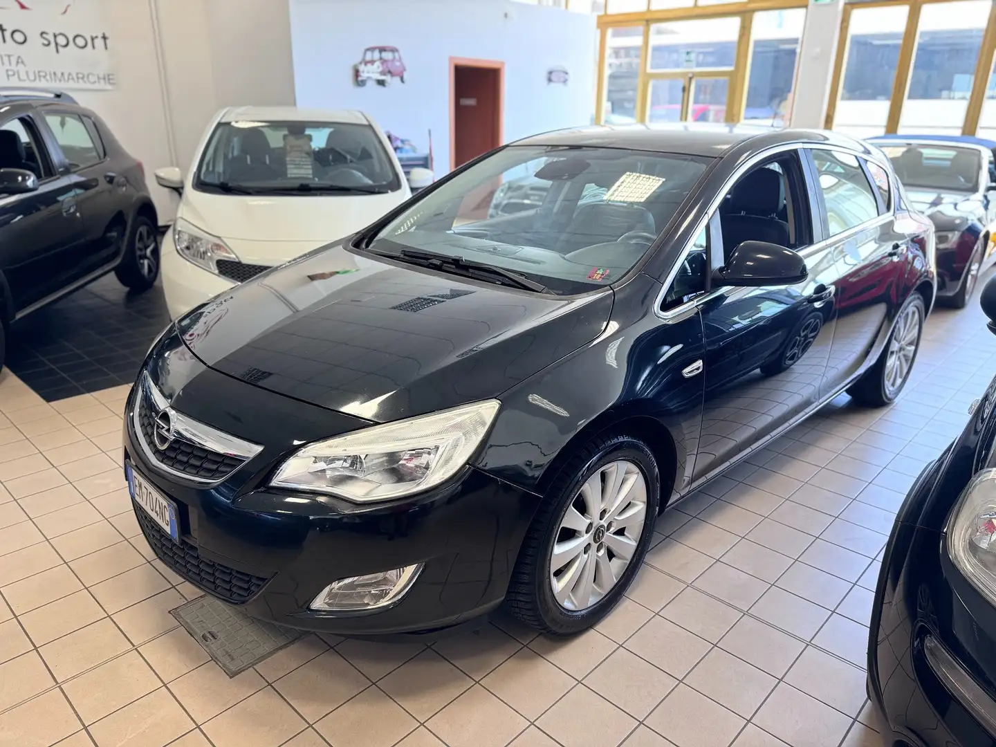 Opel Astra Astra IV 2010 5p 1.7 cdti Cosmo 110cv Nero - 1