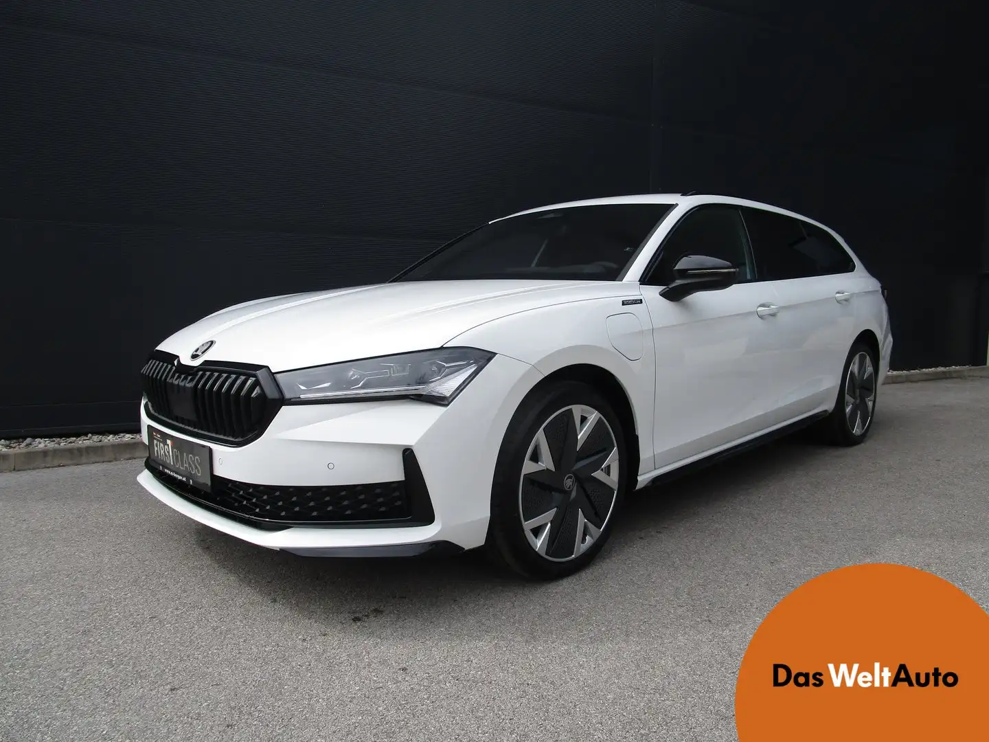 Skoda Superb Sportline iV TSI DSG Weiß - 1