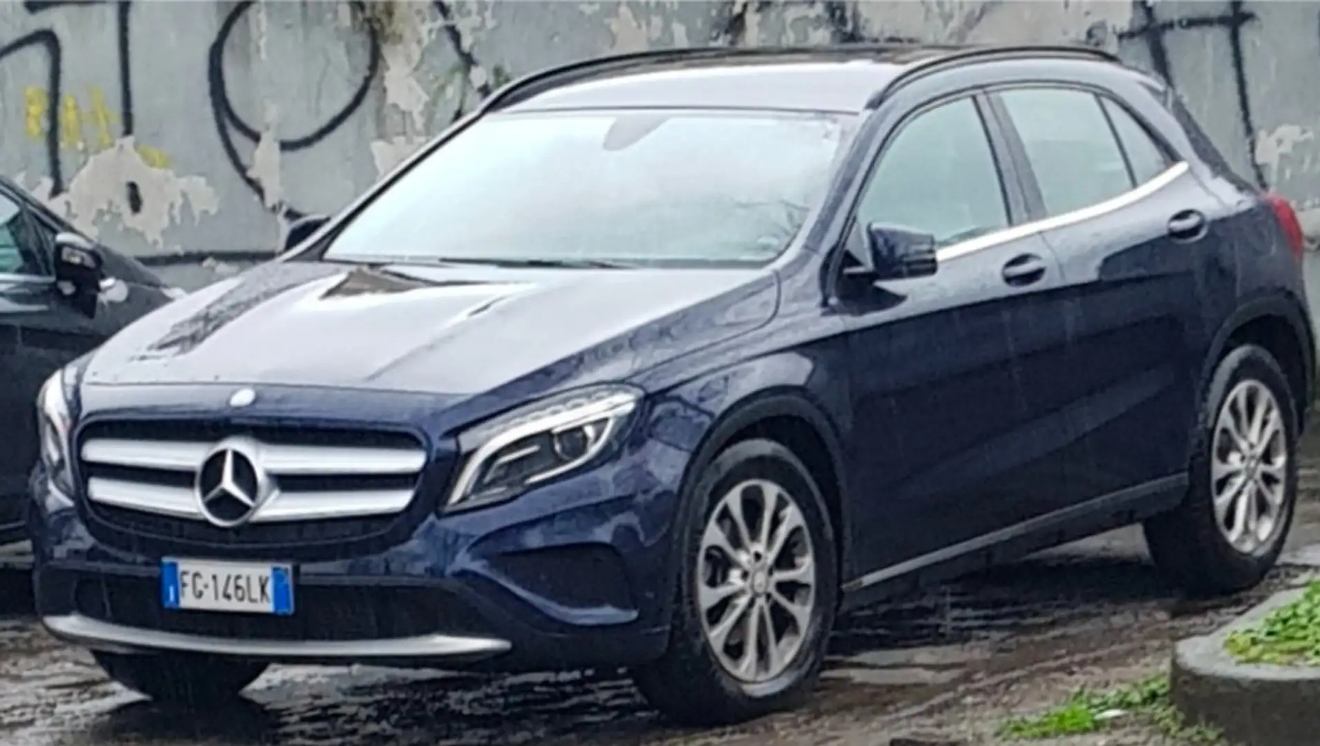 Mercedes-Benz GLA 180 GLA-X156 2014d (cdi) Premium Albastru - 1