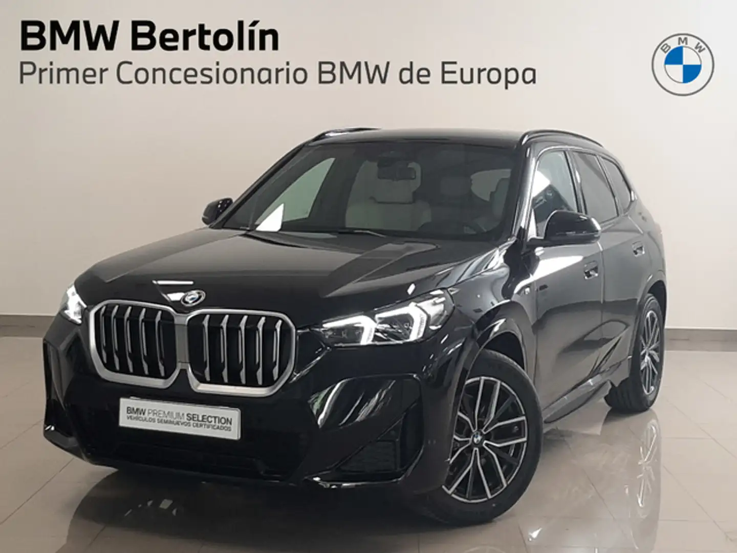 BMW X1 sDrive 20dA Schwarz - 1
